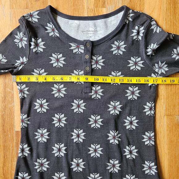 Hearth & Hand Pajama Set Womens M Gray Nordic Snowflake Henley Top & Joggers - Picture 10 of 15